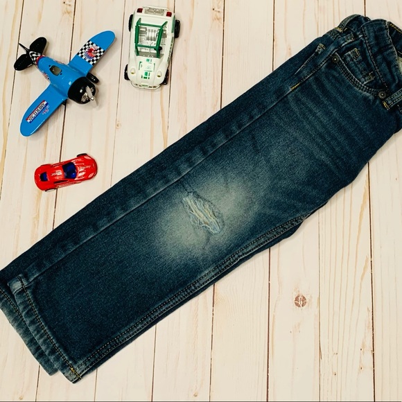 Distressed Levi’s Knit Jeans - Picture 3 of 8